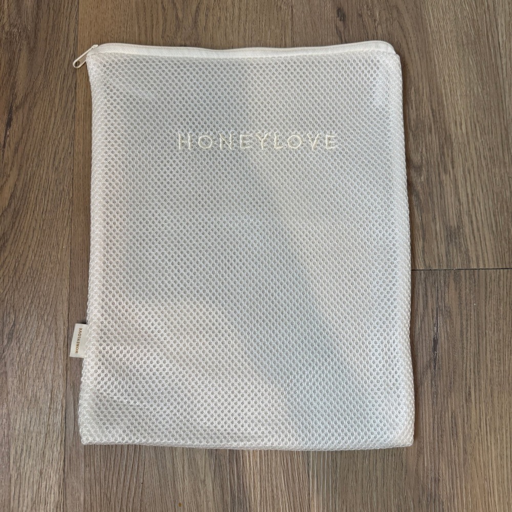 Honeylove White Mesh Laundry Bag for Delicates and Shapewear Zippered Pouch